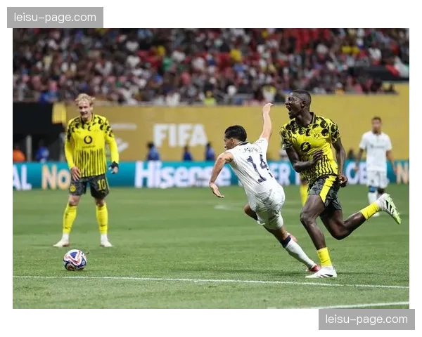 阿德耶米停赛缺阵 多特边路突破能力受限制